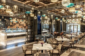 4 restaurants, breakfast, lunch, dinner served; Asian cuisine - Kempinski Hotel The Dome Belek - All Inclusive (Serik)