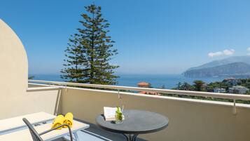 Suíte júnior, sacada, vista para o mar | Vista do quarto