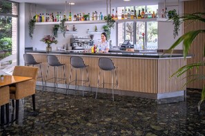 Bar-cafetería