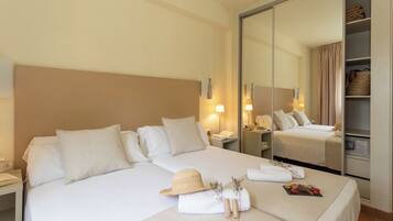 1 Schlafzimmer, Zimmersafe, individuell dekoriert, Verdunkelungsvorhänge