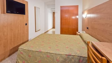 Quarto standard, sacada | Cofres nos quartos, Wi-Fi de cortesia