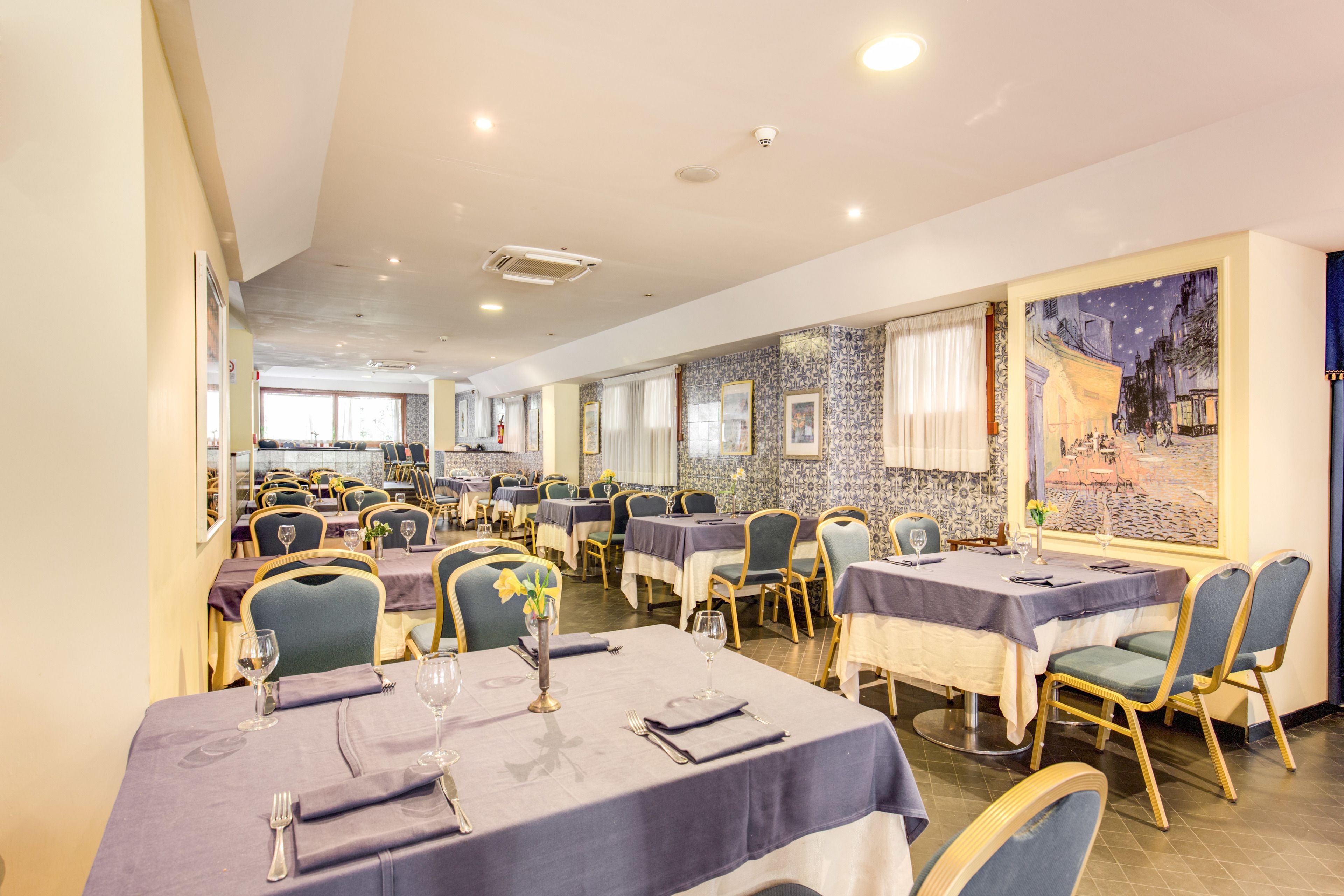 2 restaurants servant le déjeuner