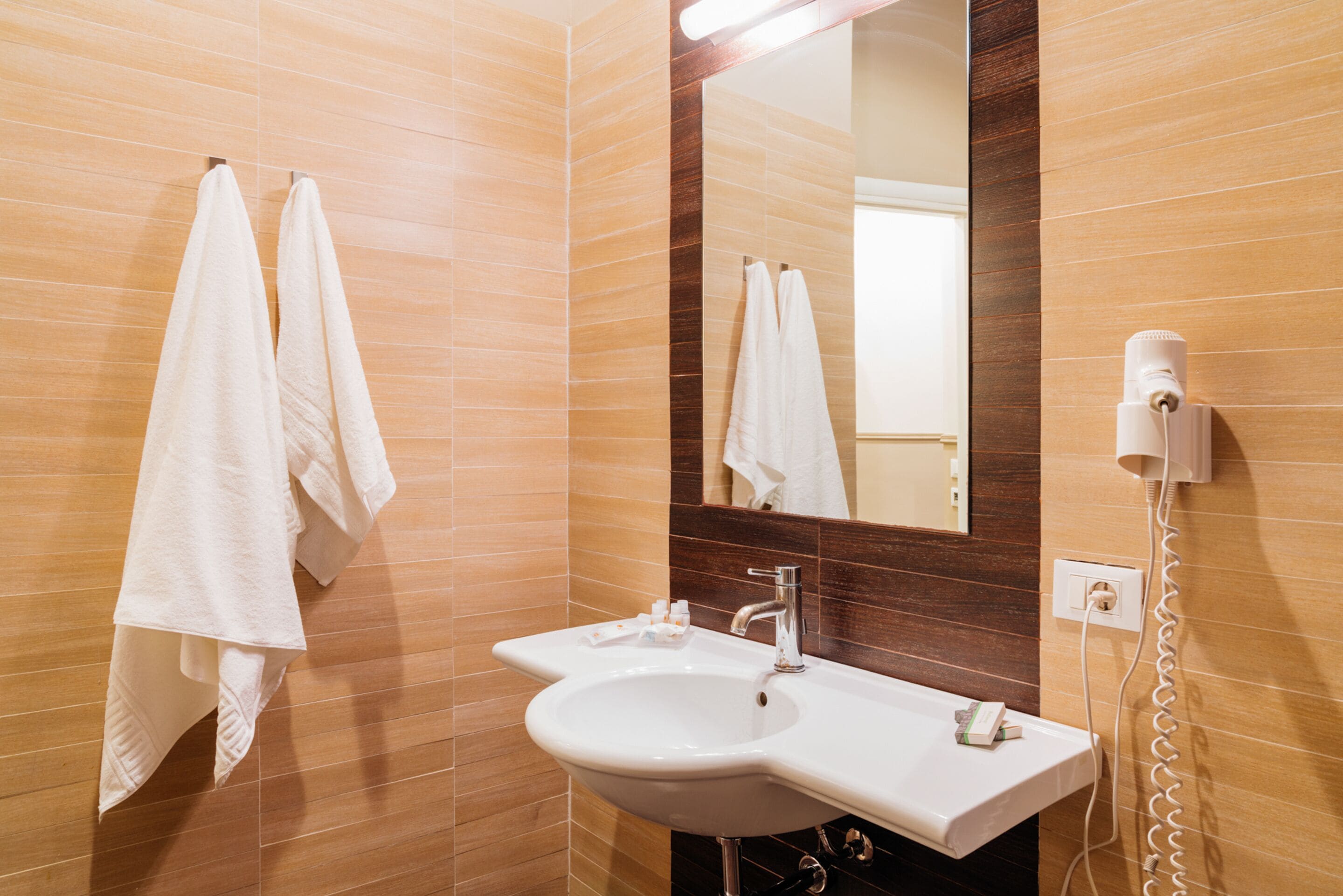 shower, rainfall showerhead, free toiletries, hair dryer