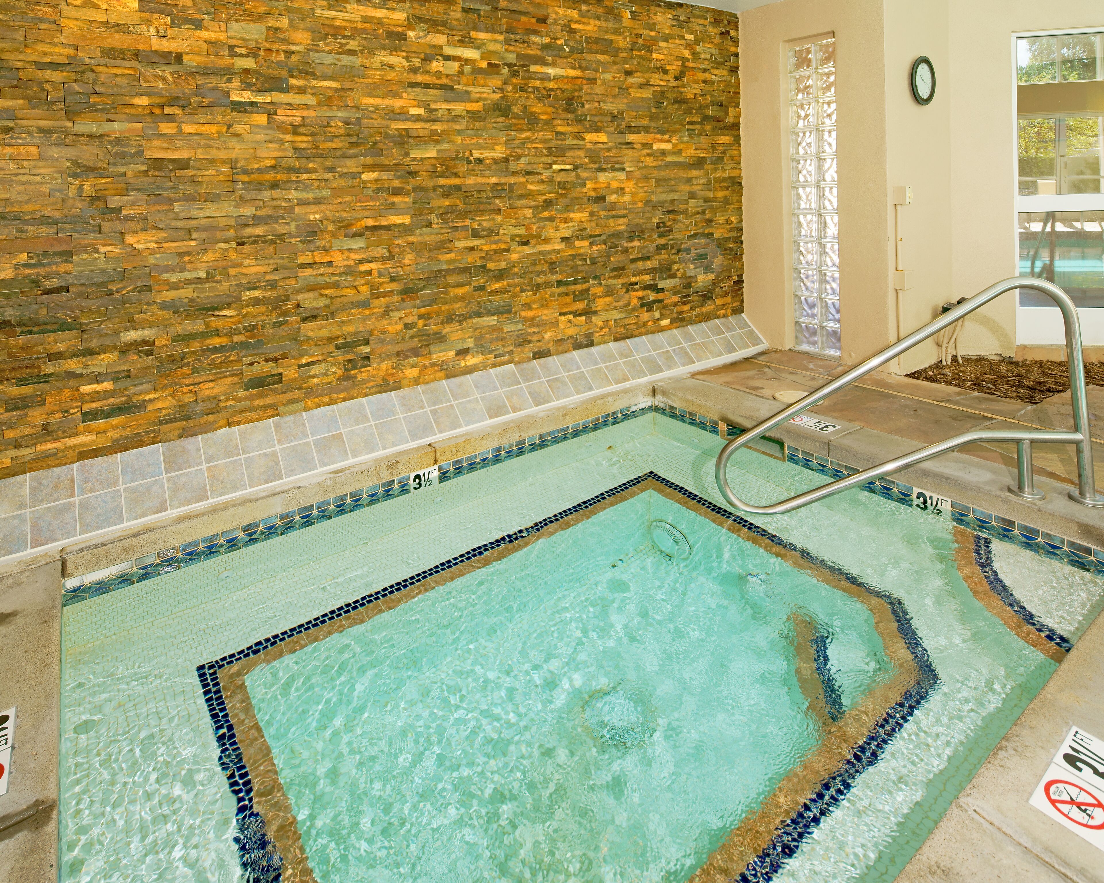 indoor spa tub