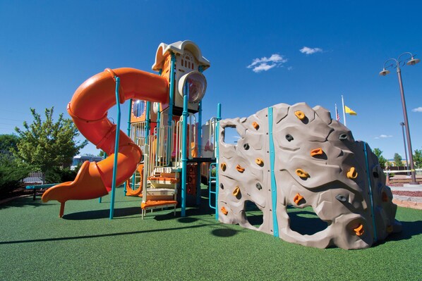Zona de juegos infantil al aire libre