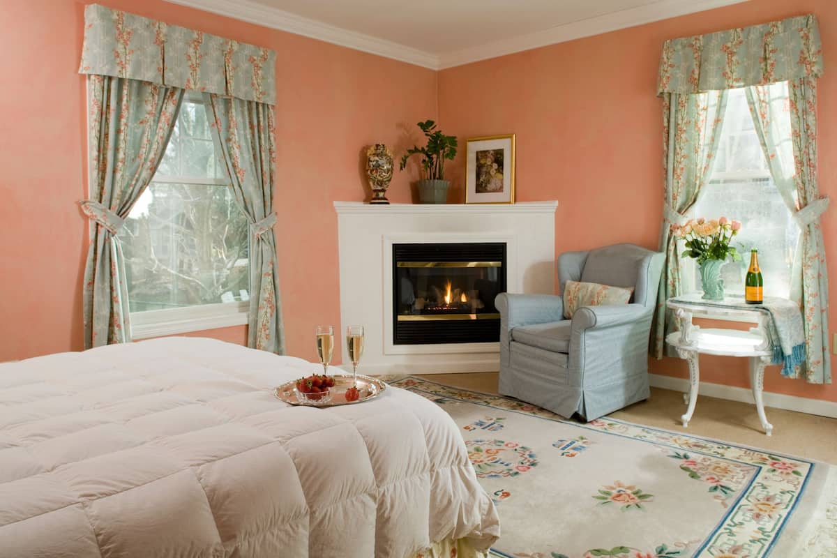 peerless room, carriage house | premium bedding, individually decorated, individually furnished