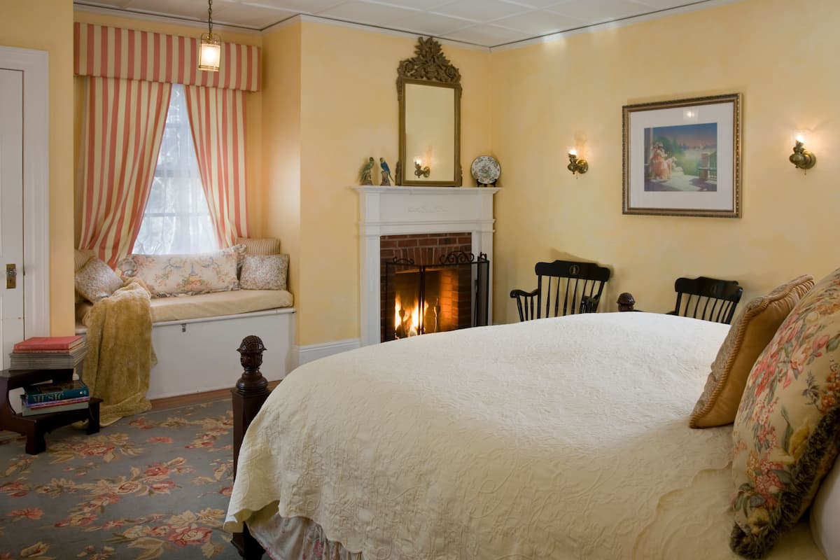 Bonner Room, Main Inn | Premium bedding, individually decorated, individually furnished