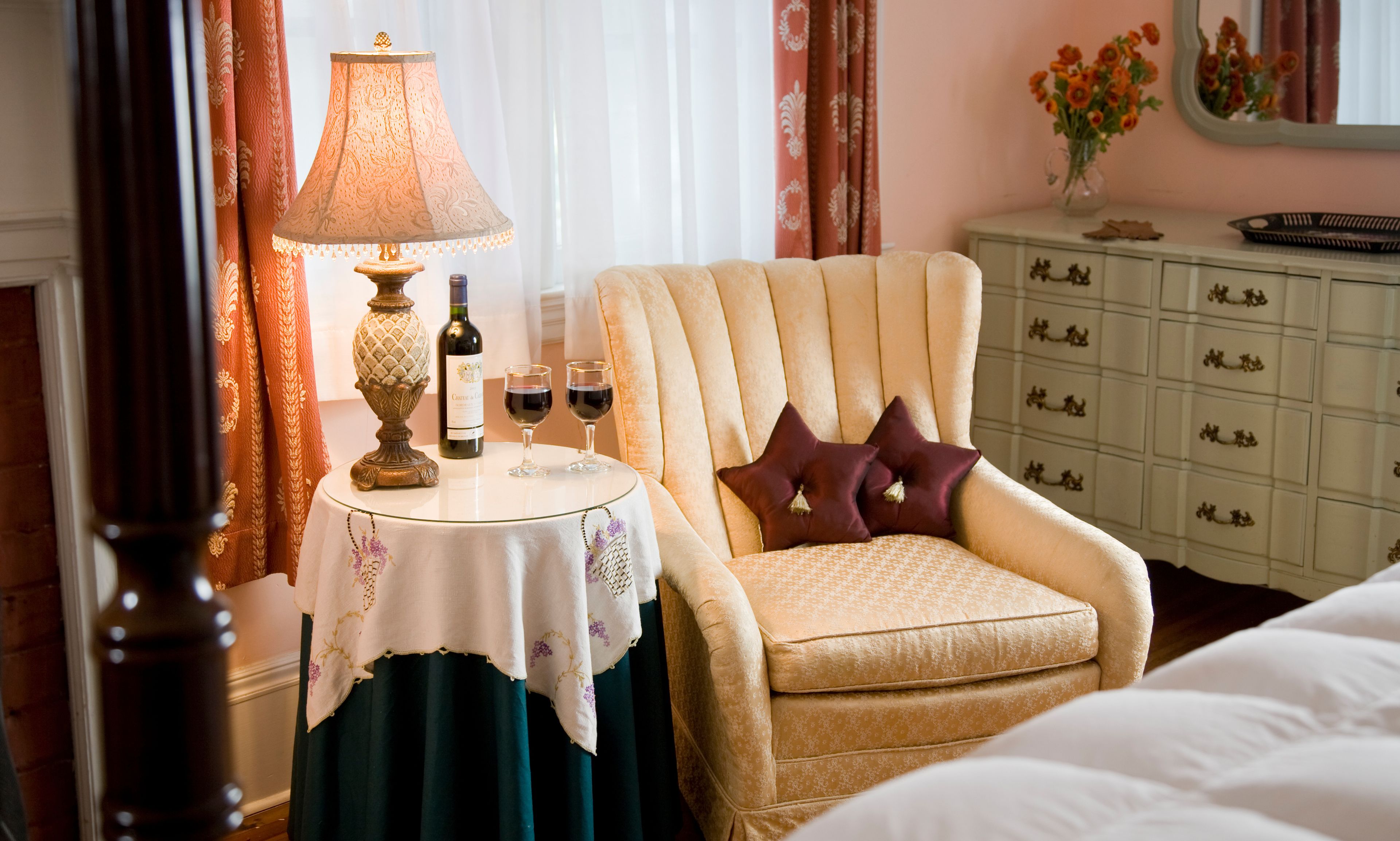 struthers room, main inn | premium bedding, individually decorated, individually furnished
