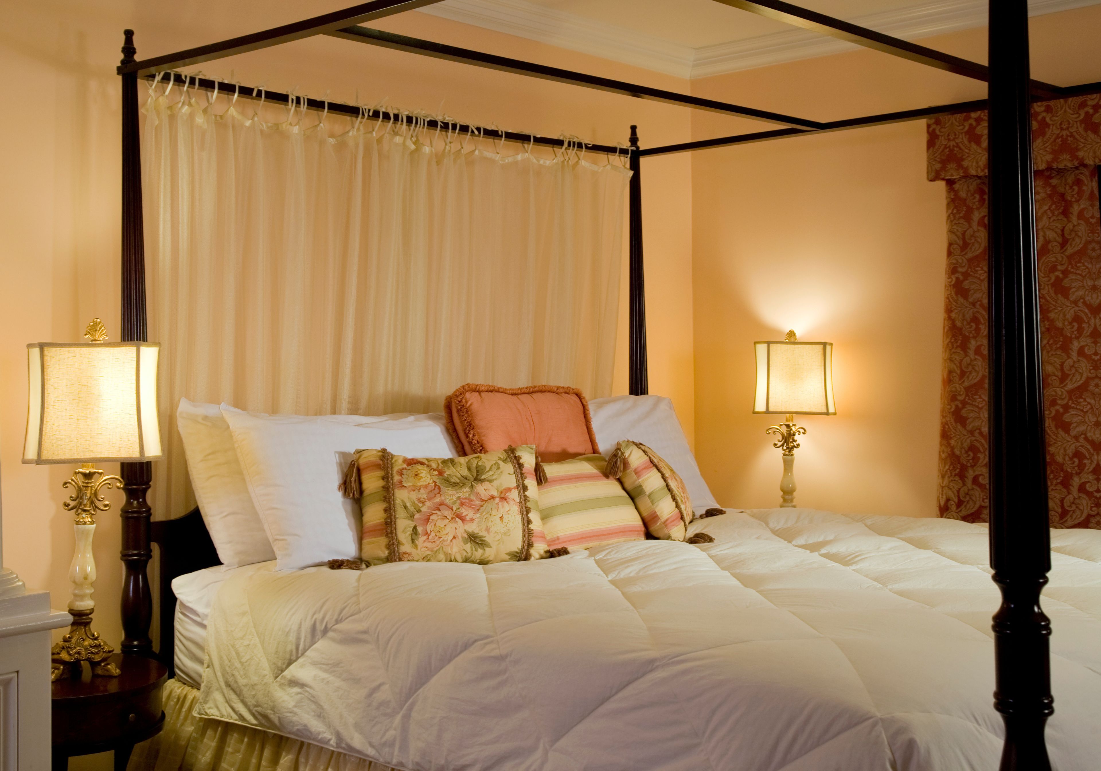 rosalyn elkan suite, cottage | premium bedding, individually decorated, individually furnished