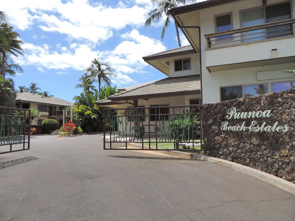 Puunoa Beach Estates - A CoralTree Residence Collection by null