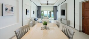 1 Bedroom Pool Villa | 高級寢具、舒適加層、客房內保險箱、書桌