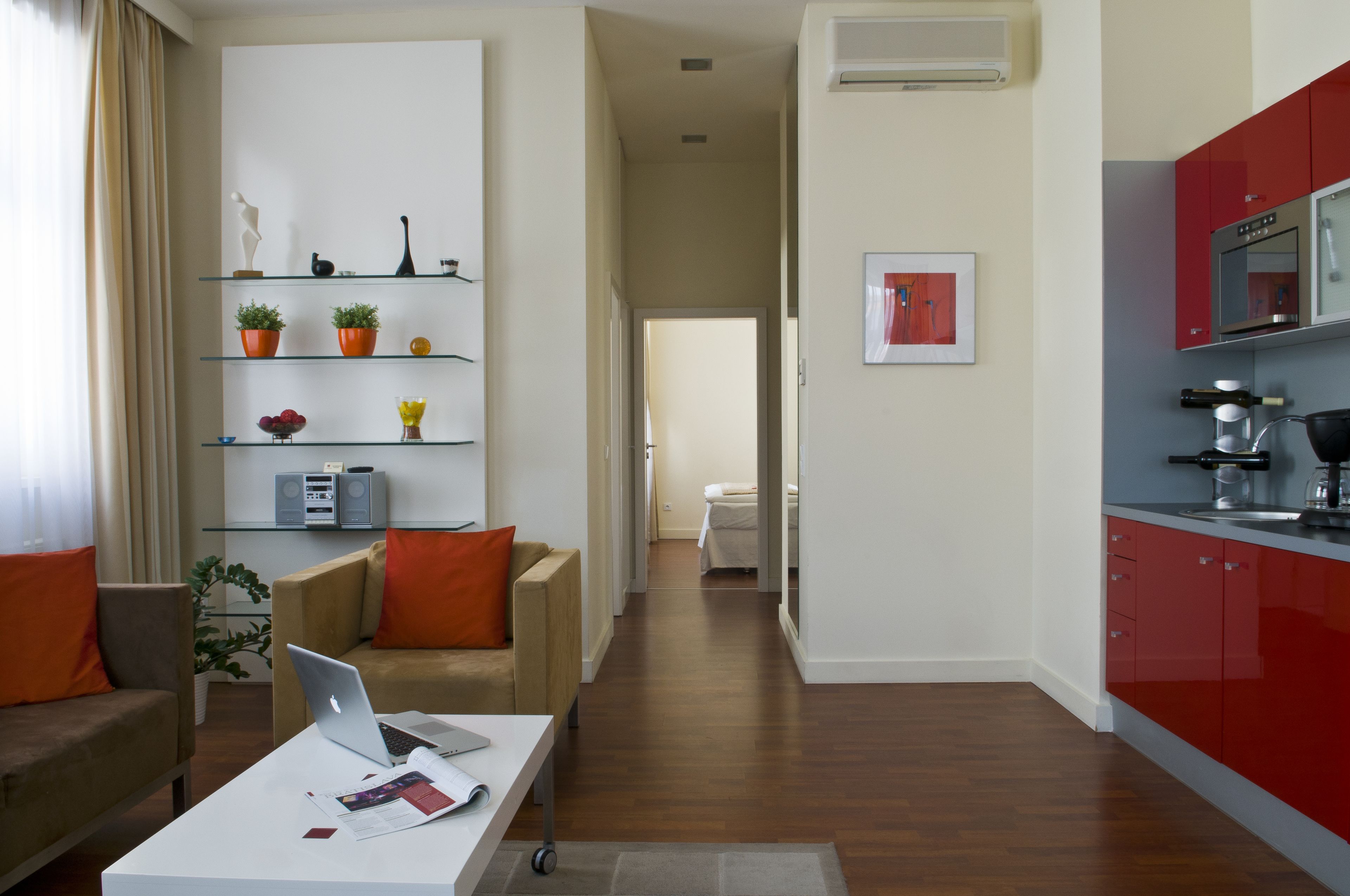 in-room safe, desk, laptop workspace, blackout curtains