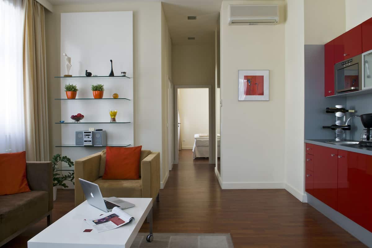 in-room safe, desk, laptop workspace, blackout curtains