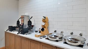 Esmorzar diari d'estil bufet gratuït