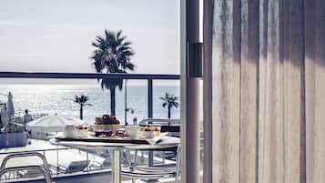 Chambre Supérieure, 1 lit double, terrasse, vue mer