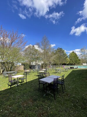 Exterior - The Originals City, Hôtel La Saulaie, Saumur Ouest (Doué-en-Anjou)