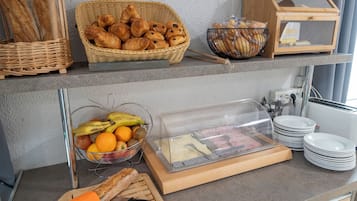 Dagelijks ontbijtbuffet (EUR 11 per persoon)