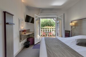 Superior Double Room | Desk, laptop workspace, soundproofing, free cribs/infant beds