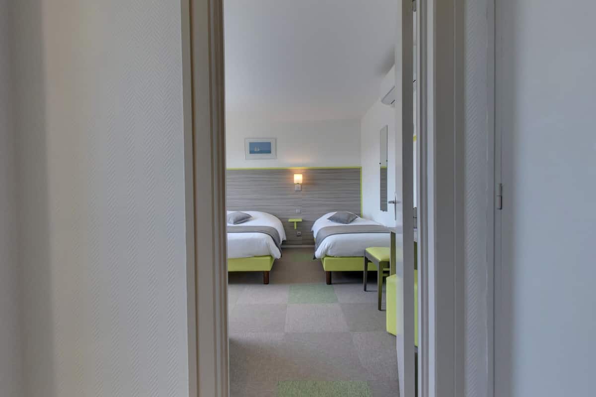 family quadruple room | 1 bedroom, desk, laptop workspace, soundproofing