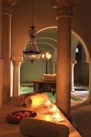 Sauna a vapor, esfoliação corporal, reflexologia