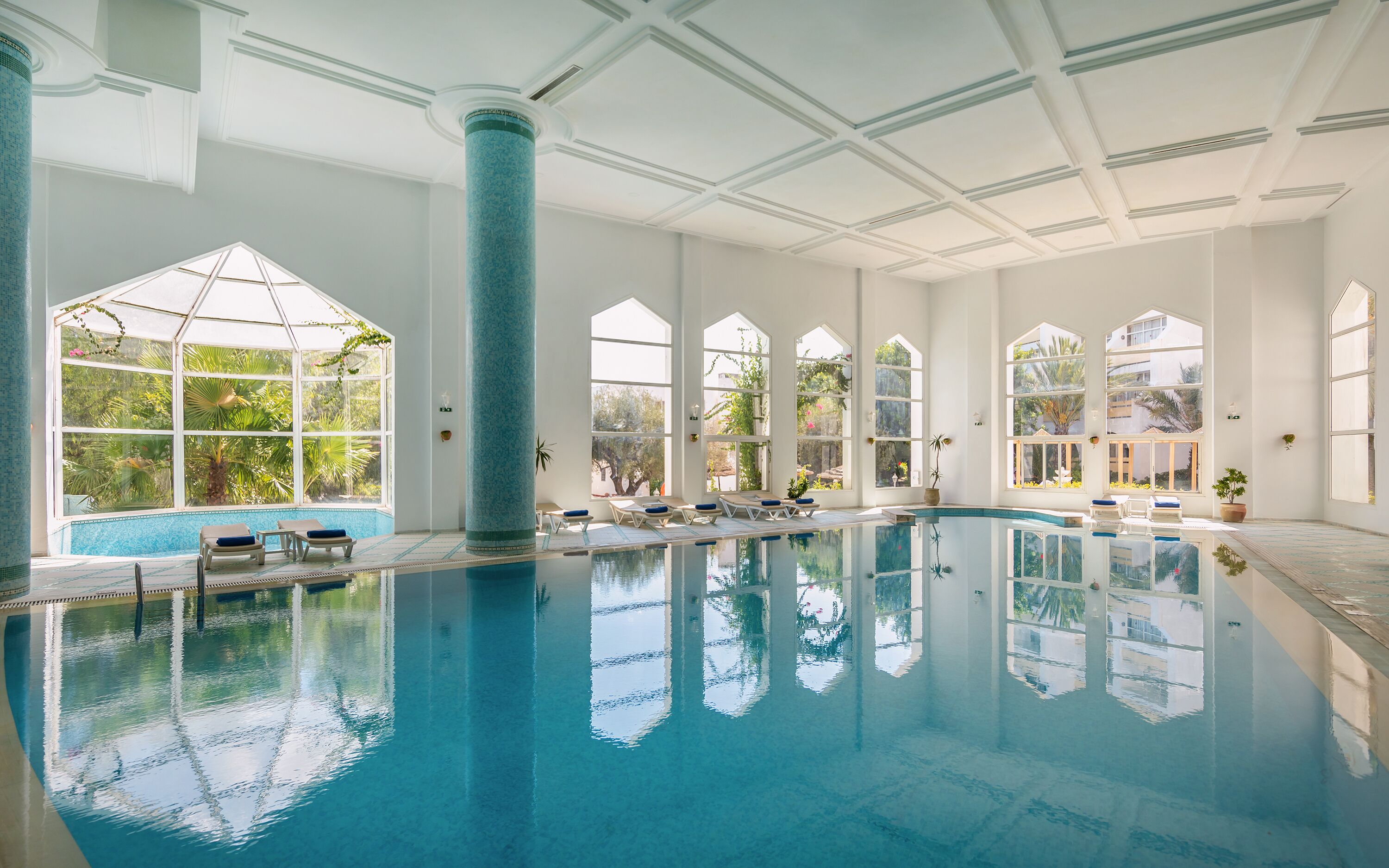 Indoor pool, 2 outdoor pools, pool umbrellas, sun loungers