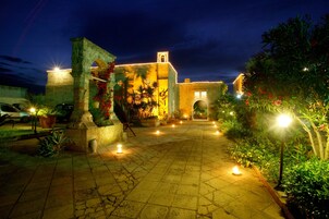 Fachada del alojamiento - Noche