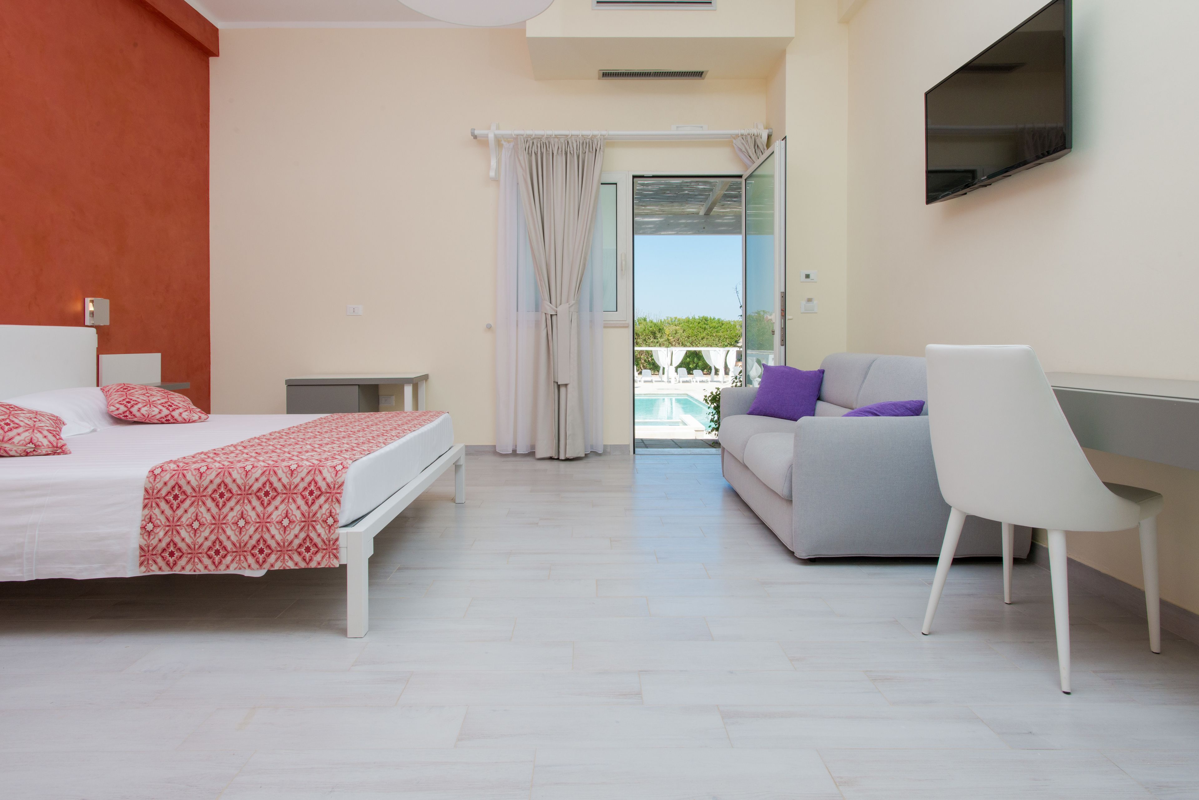 superior room, pool view | 1 bedroom, minibar, in-room safe, cots/infant beds