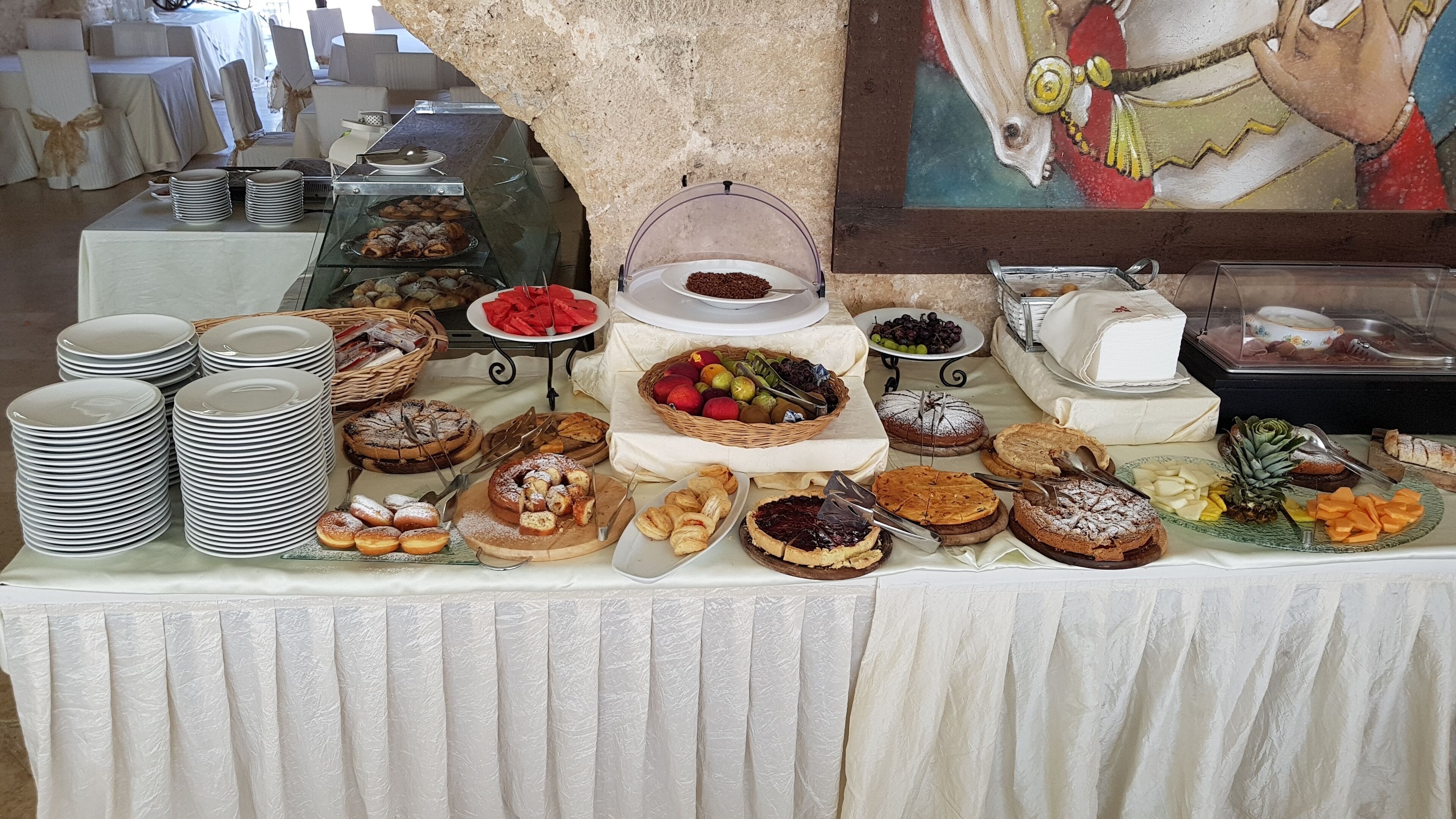 Free daily buffet breakfast