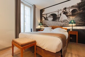 Habitació estàndard | Minibar, caixa forta a l'habitació i escriptori 