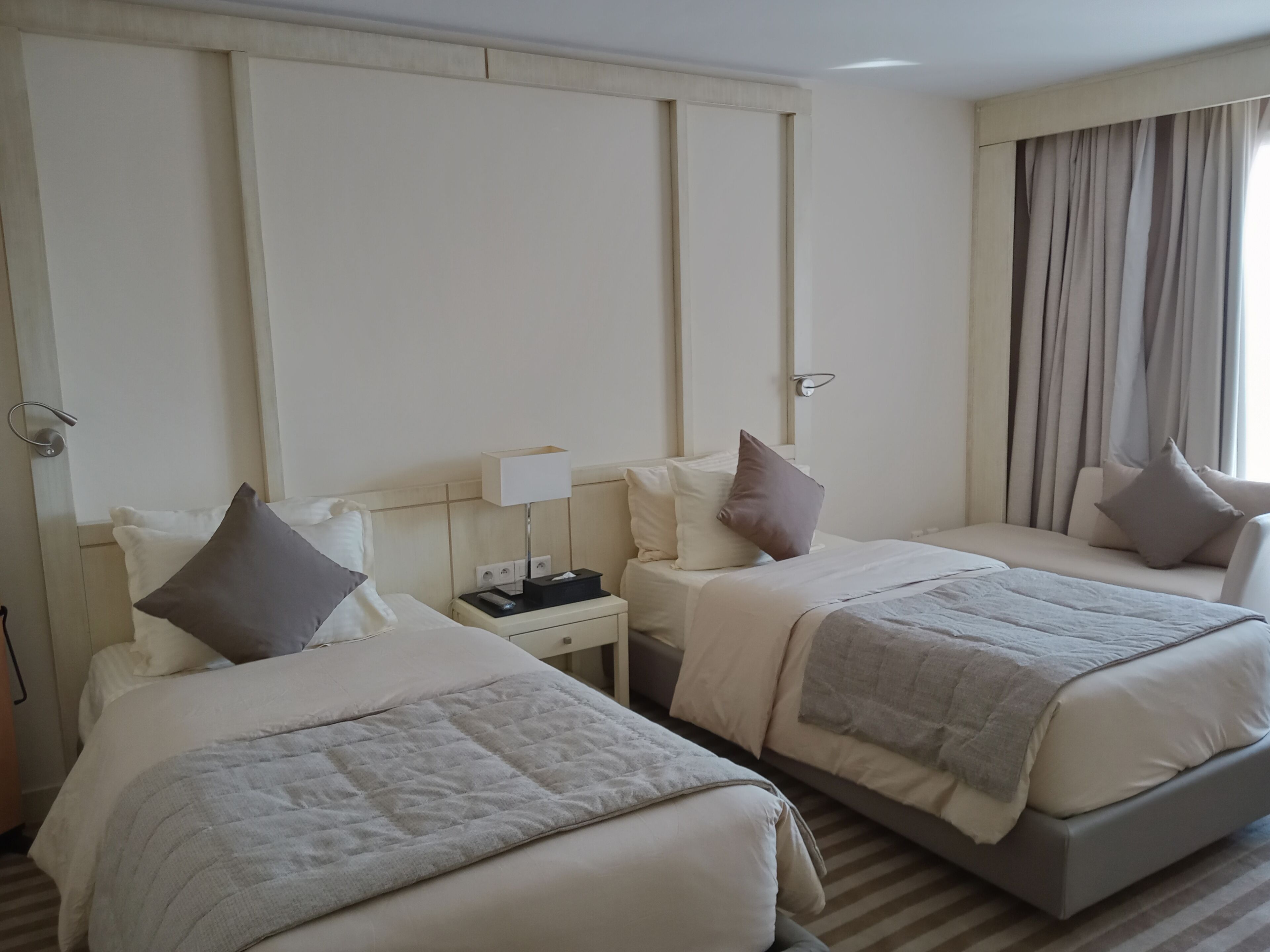 presidential suite, sea view | minibar, in-room safe, desk, blackout curtains