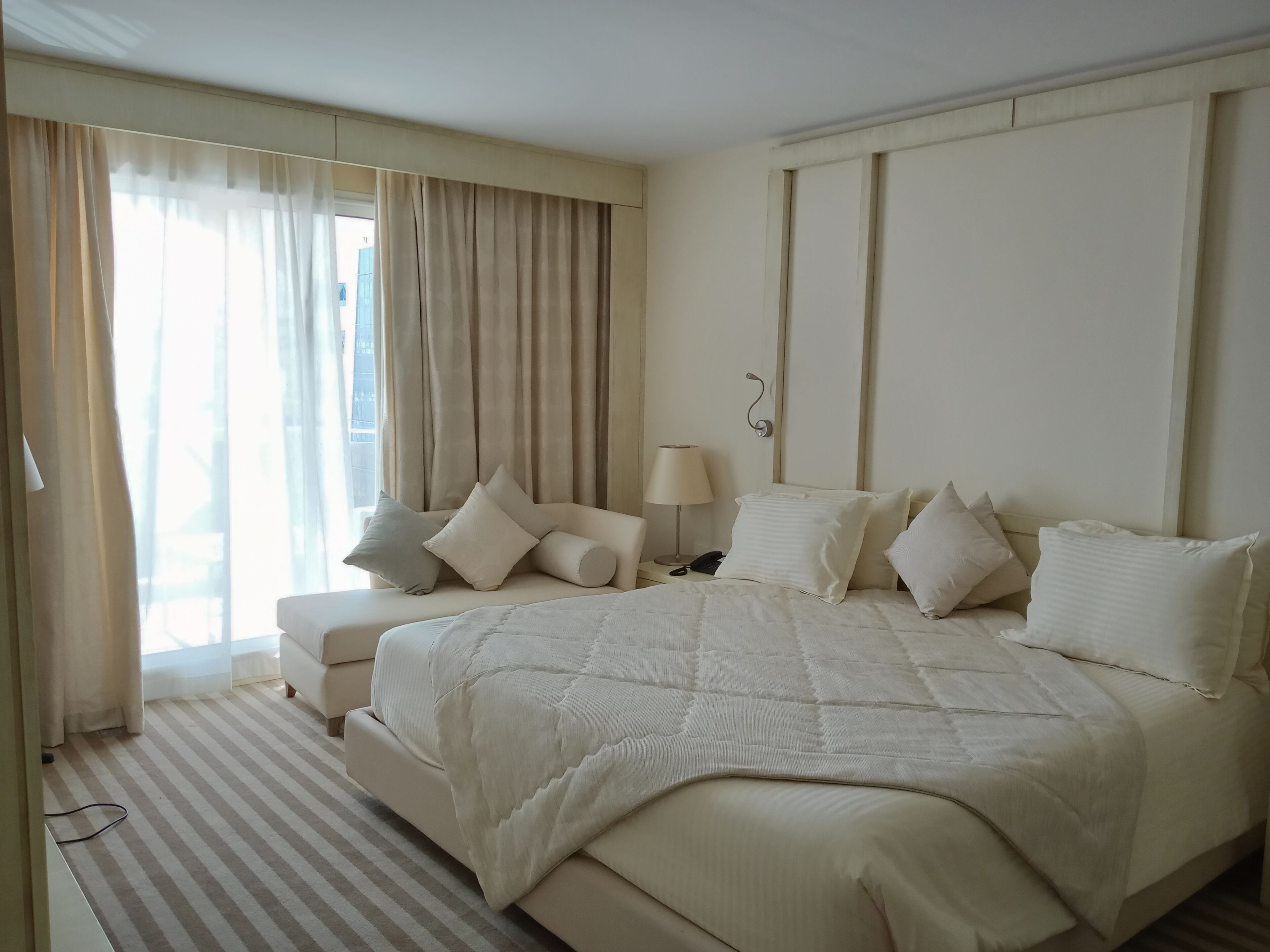 presidential suite, sea view | minibar, in-room safe, desk, blackout curtains