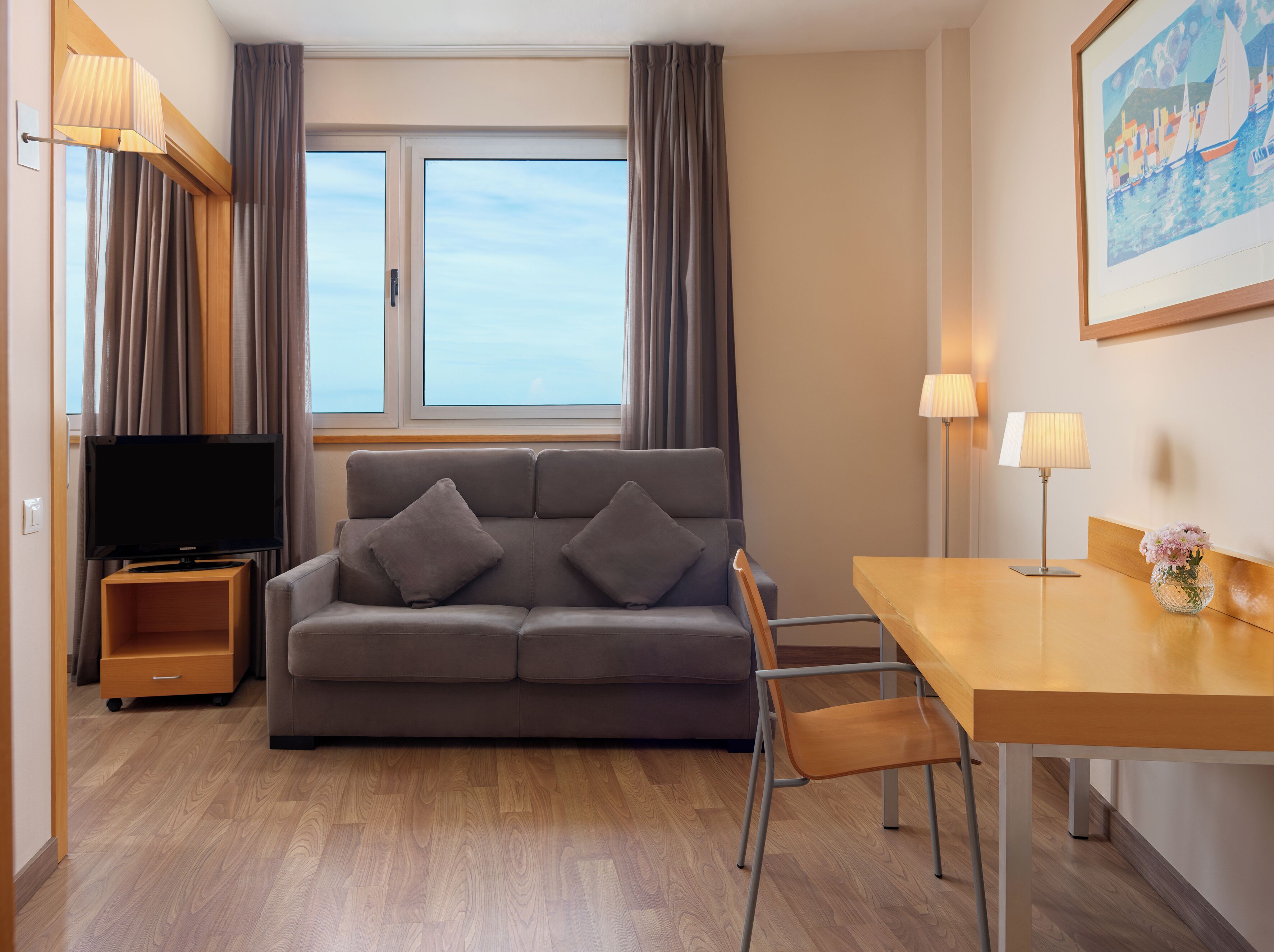 Premium bedding, minibar, in-room safe, desk