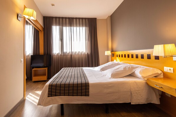 1 bedroom, premium bedding, minibar, in-room safe