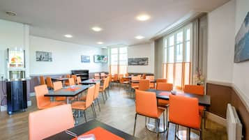 Daily buffet breakfast (EUR 13.90 per person)