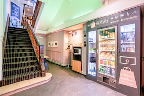 Snack bar