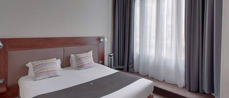 Literie de qualité, coffre-fort, bureau