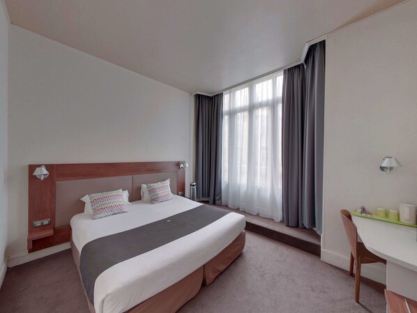 Premium bedding, in-room safe, desk, laptop workspace