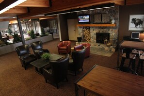 Lobby lounge - C'mon Inn Fargo (Fargo)