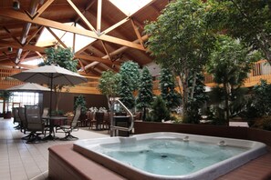 Indoor spa tub
