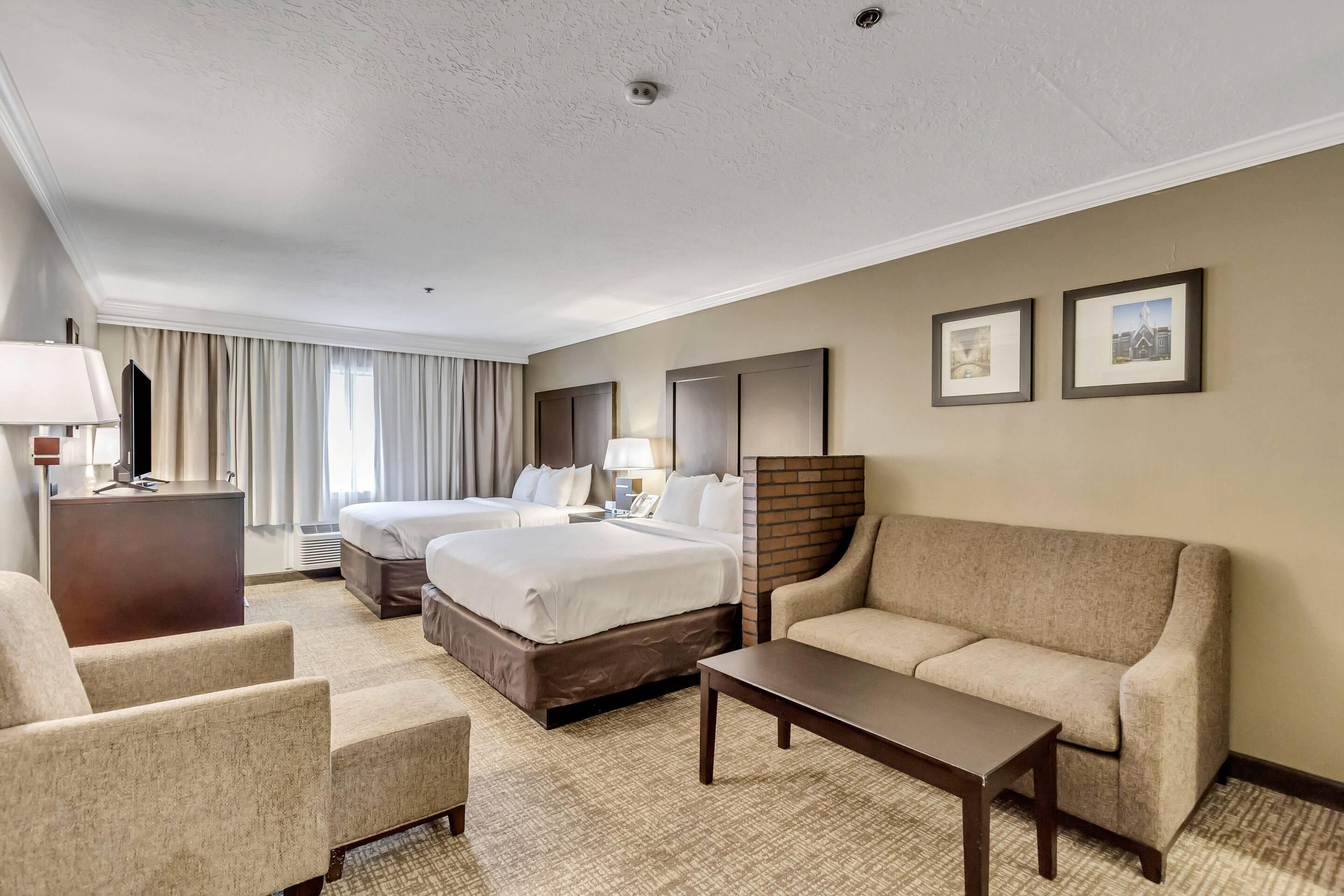 開放式套房, 多張床, 非吸煙房 | 高級寢具、舒適加層、書桌、熨斗/熨衣板