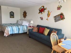 Studio | Individually decorated, individually furnished, free WiFi, bed sheets - Lollipop Motel (North Wildwood)