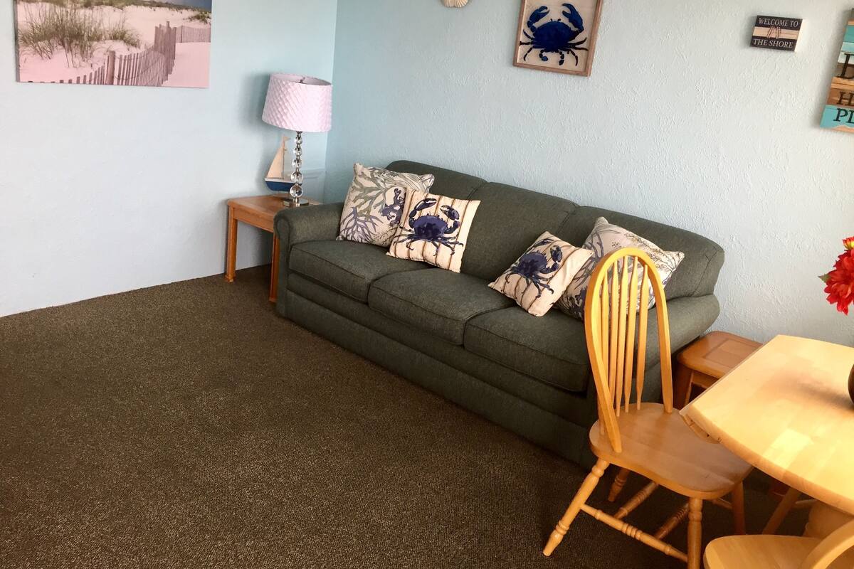 Suite, 1 Bedroom, Kitchenette | Living area