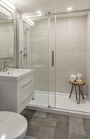 Oceanview King | Bathroom | Free toiletries, hair dryer, towels, soap