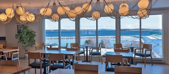 Oak Island Resort & Conference Centre