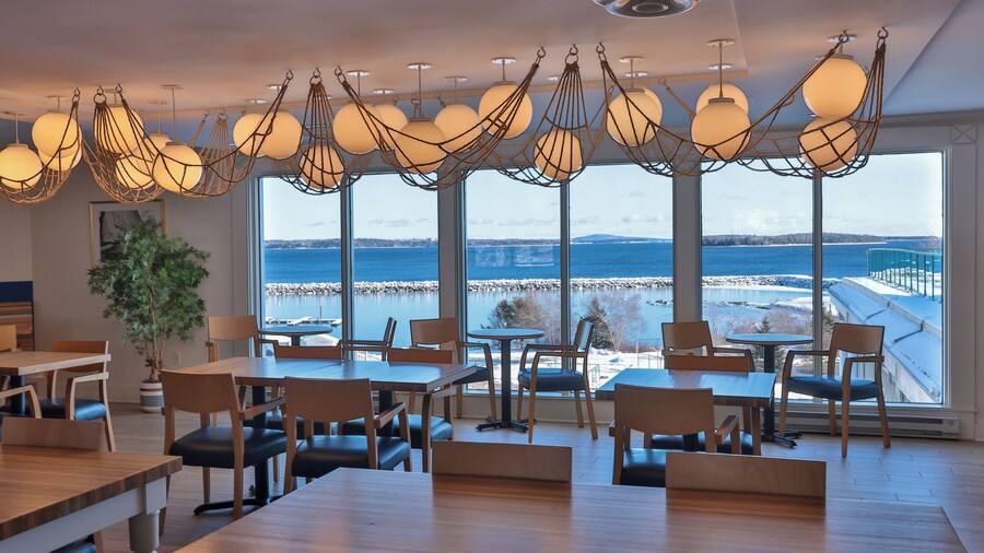 Oak Island Resort & Conference Centre