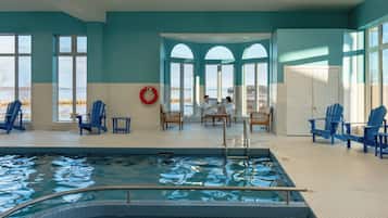 Indendørs pool, sæsonbestemt udendørs pool