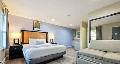 Hotel Point Loma