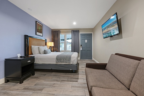 Standard Room | Blackout drapes, iron/ironing board, free WiFi, bed sheets - Hotel Point Loma (San Diego)