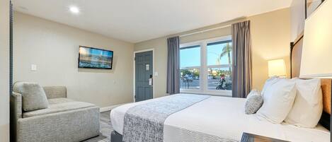 Suite, 1 grand lit et 1 canapĂ©-lit, cuisinette | Rideaux dâobscurcissement, fer et planche Ă repasser