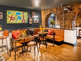 Café da manhã feito na hora diário (GBP 13 por pessoa) 